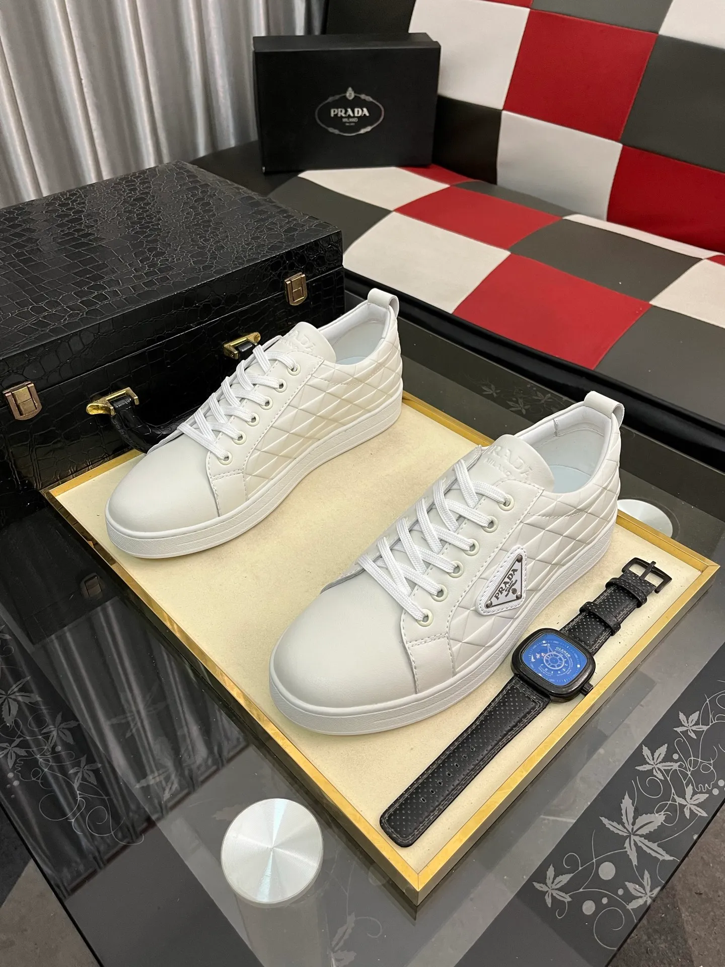 Men's shoes 💰440⌚️⌚️Prada•PRADA original quality.~ Unique modern style sneakers. 🏃A must-have casual shoe for trendy men😍😍 Original brand imported from Italy, imported original leather, sheep lining (refuses to discolor and grind feet) Sole: Original sole provided by the original factory, French lazy style design ⚠️Fit to the feet, original quality, super comfortable original sole. Code number: 38-444️⃣Colors available